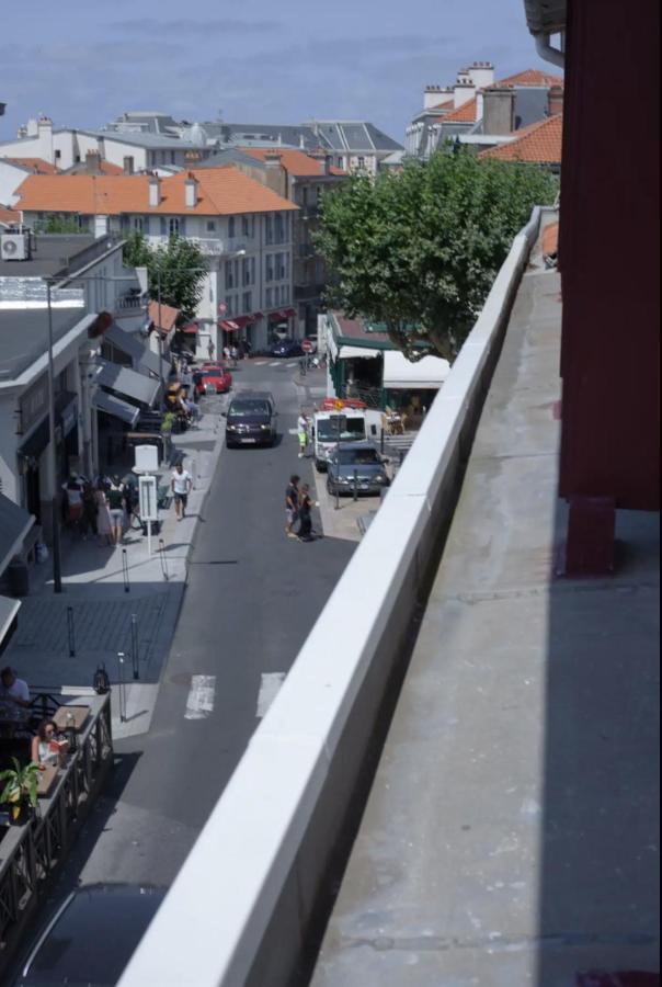 Appartamento Coup de Cœur assuré pour ce T2 rénové Hyper centre Biarritz Esterno foto
